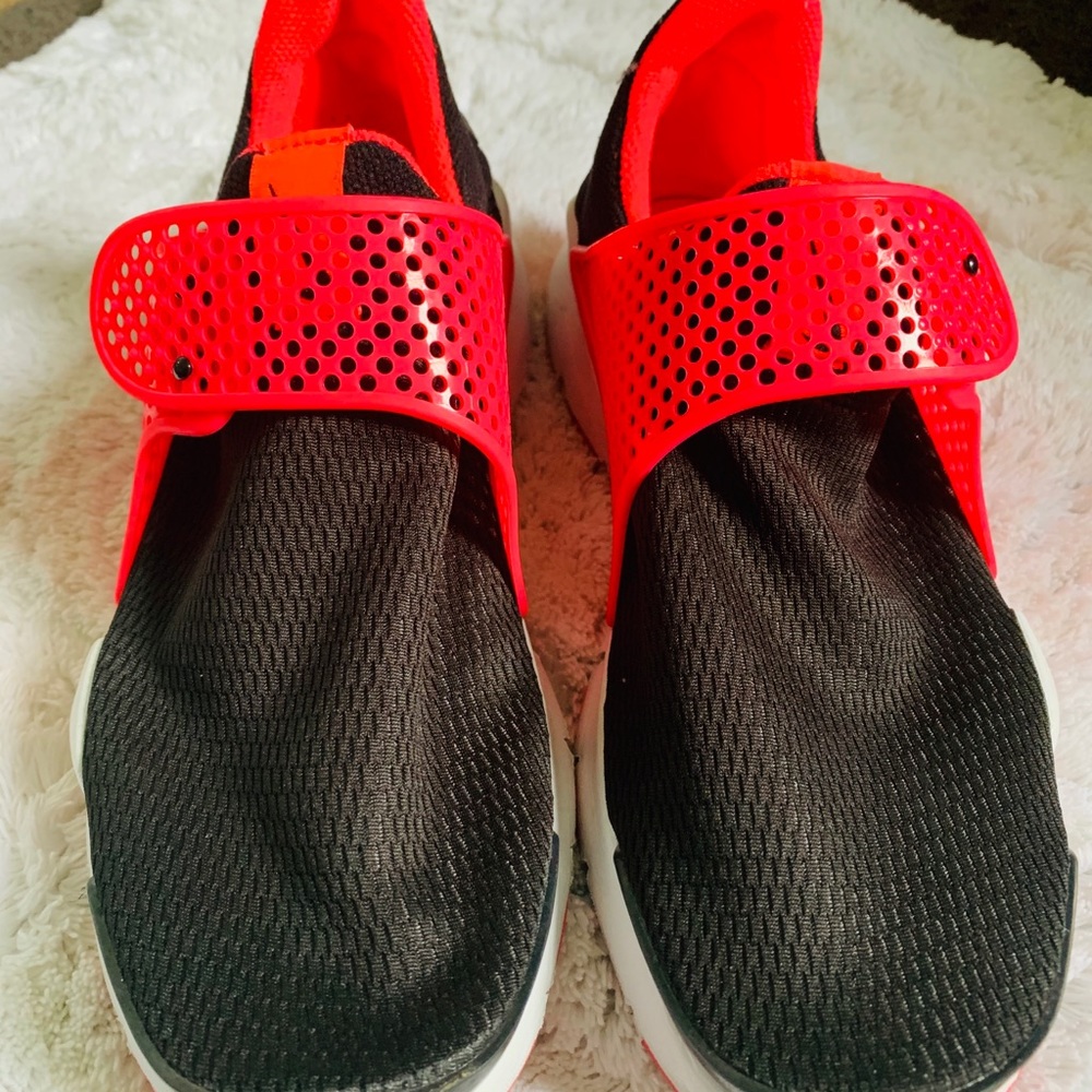 Nike Prestos - Picture 2 of 3